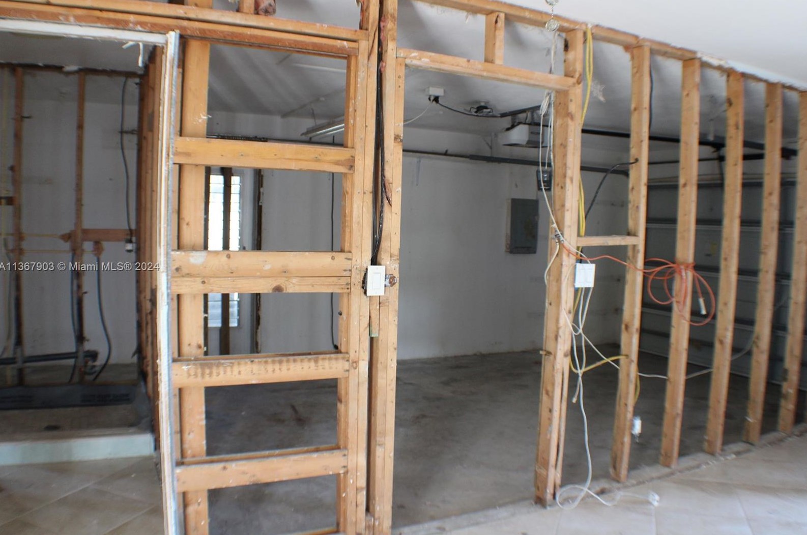 32 Fairview Blvd, Fort Myers Beach FL  33931-4565 exterior