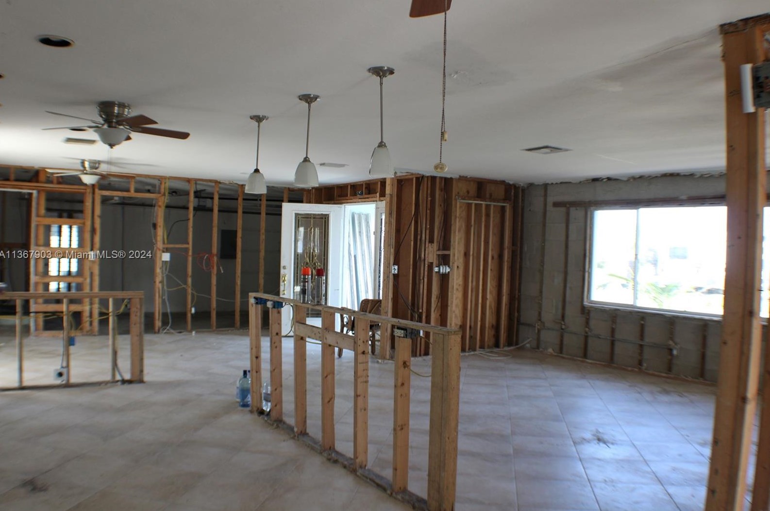 32 Fairview Blvd, Fort Myers Beach FL  33931-4565 exterior