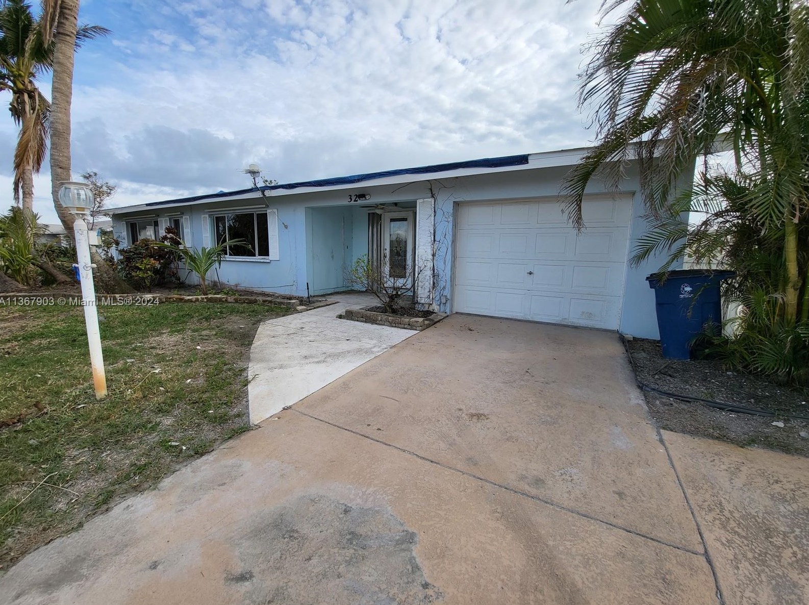 32 Fairview Blvd, Fort Myers Beach FL  33931-4565 exterior