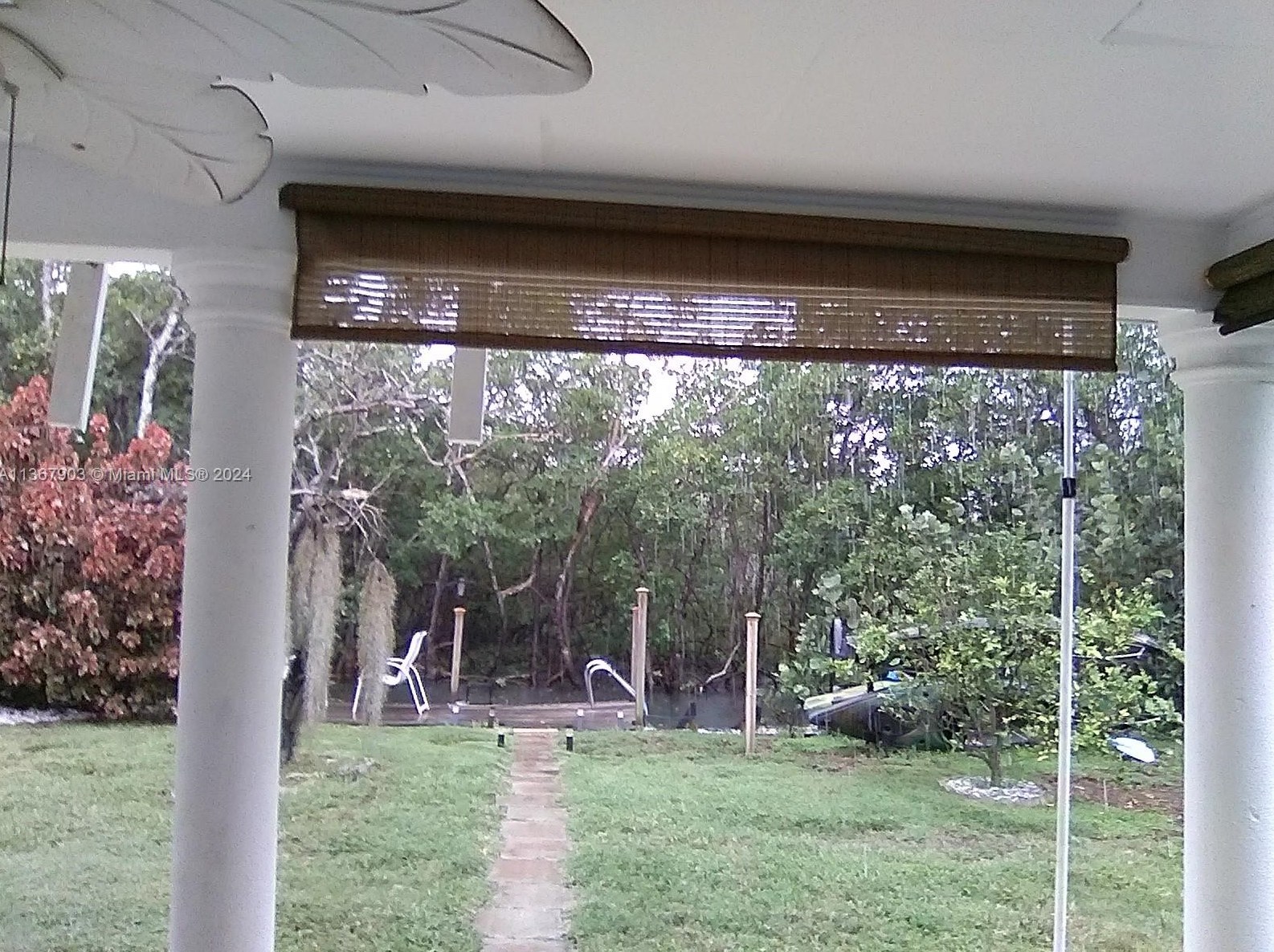 32 Fairview Blvd, Fort Myers Beach FL  33931-4565 exterior