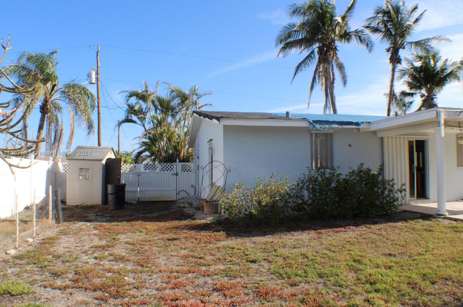 32 Fairview Blvd, Fort Myers Beach FL  33931-4565 exterior