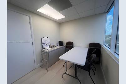 1 SW 129th Ave #401, Pembroke Pines, FL 33027 - Photo 4