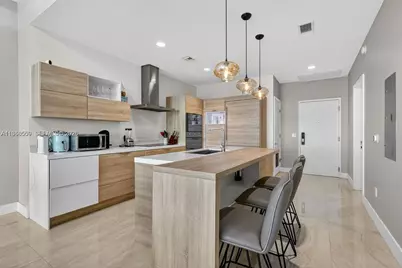 16385 Biscayne Blvd #7, North Miami Beach, FL 33160 - Photo 40