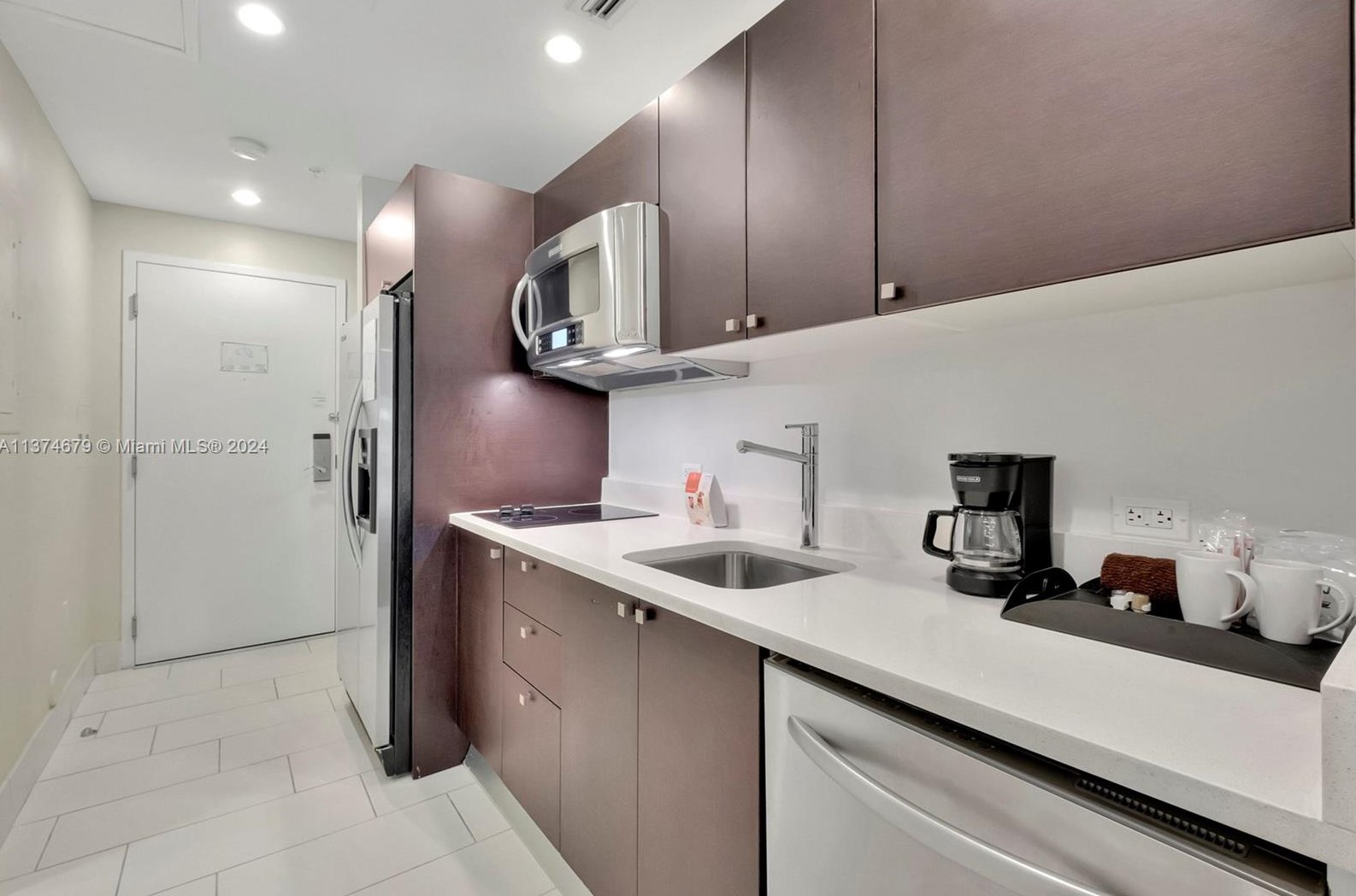 5300 Nw 87th Ave #606, Miami, FL 33178