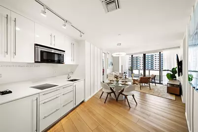 2201 Collins Ave #811, Miami Beach, FL 33139 - Photo 8