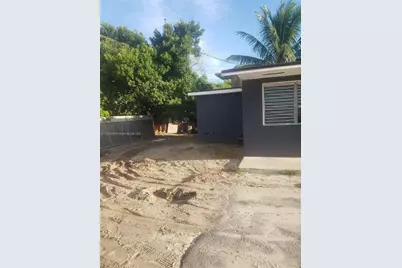 2855 NW 22nd Ave, Miami, FL 33142 - Photo 2