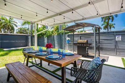 801 Harrison St, Hollywood, FL 33019 - Photo 10