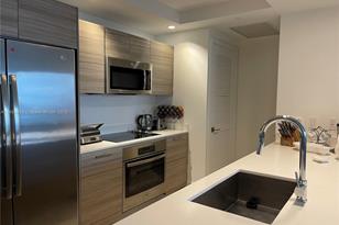 121 NE 34th St, Miami, FL 33137 - Photo 8