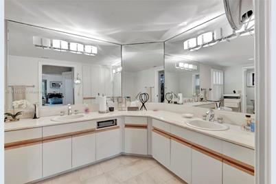 4716 University Dr, Coral Gables, FL 33146 - Photo 16