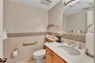 4716 University Dr, Coral Gables, FL 33146 - Photo 14