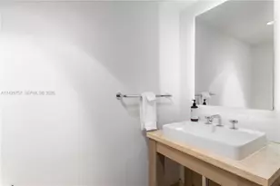 102 24th St, Miami Beach, FL 33139 - Photo 28