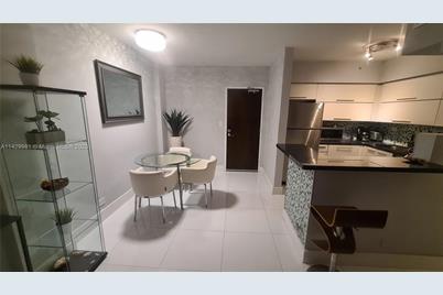 1500 Bay Rd #818S, Miami Beach, FL 33139 - Photo 14