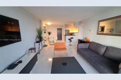 1500 Bay Rd #818S, Miami Beach, FL 33139 - Photo 2