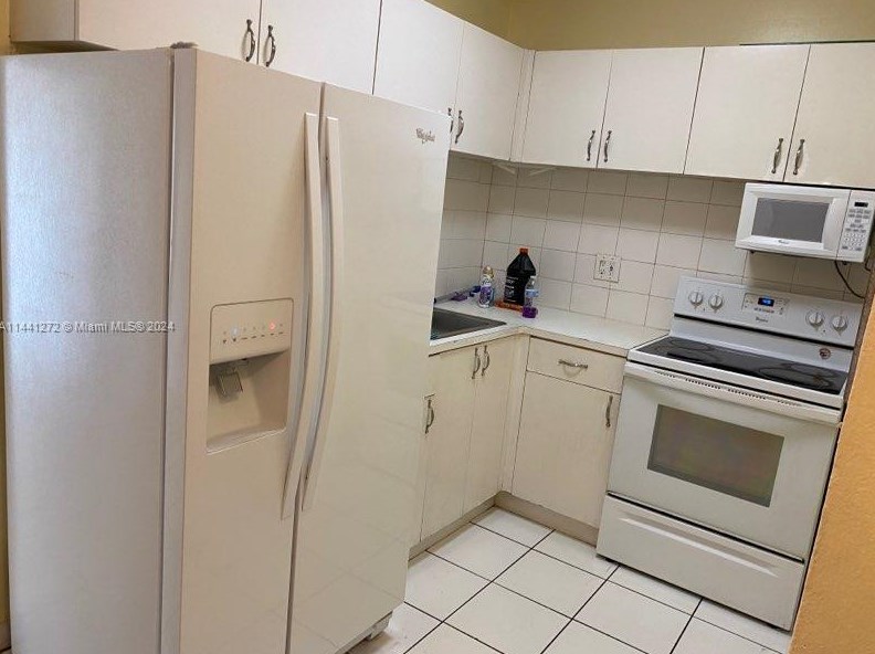 271 177th St, Miami FL 33169-4903 exterior