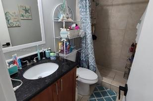 496 NW 165th St Rd, Miami, FL 33169 - Photo 12