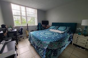 496 NW 165th St Rd, Miami, FL 33169 - Photo 16