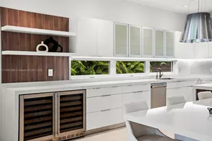 7930 SW 52nd Ct, Miami, FL 33143 - Photo 14