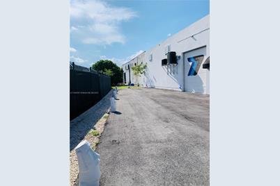 5916 NW 5th Ave, Miami, FL 33127