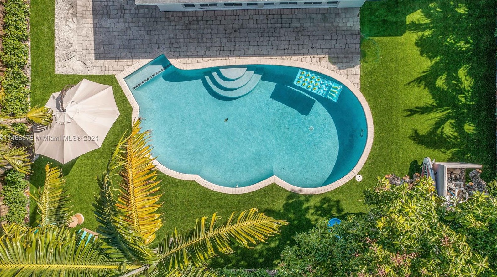 345 Fairway Dr, Miami FL exterior