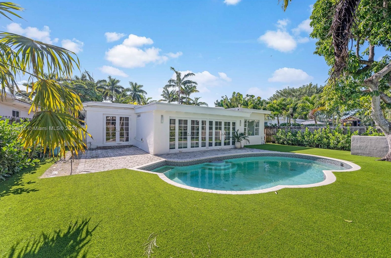 345 Fairway Dr, Miami FL exterior