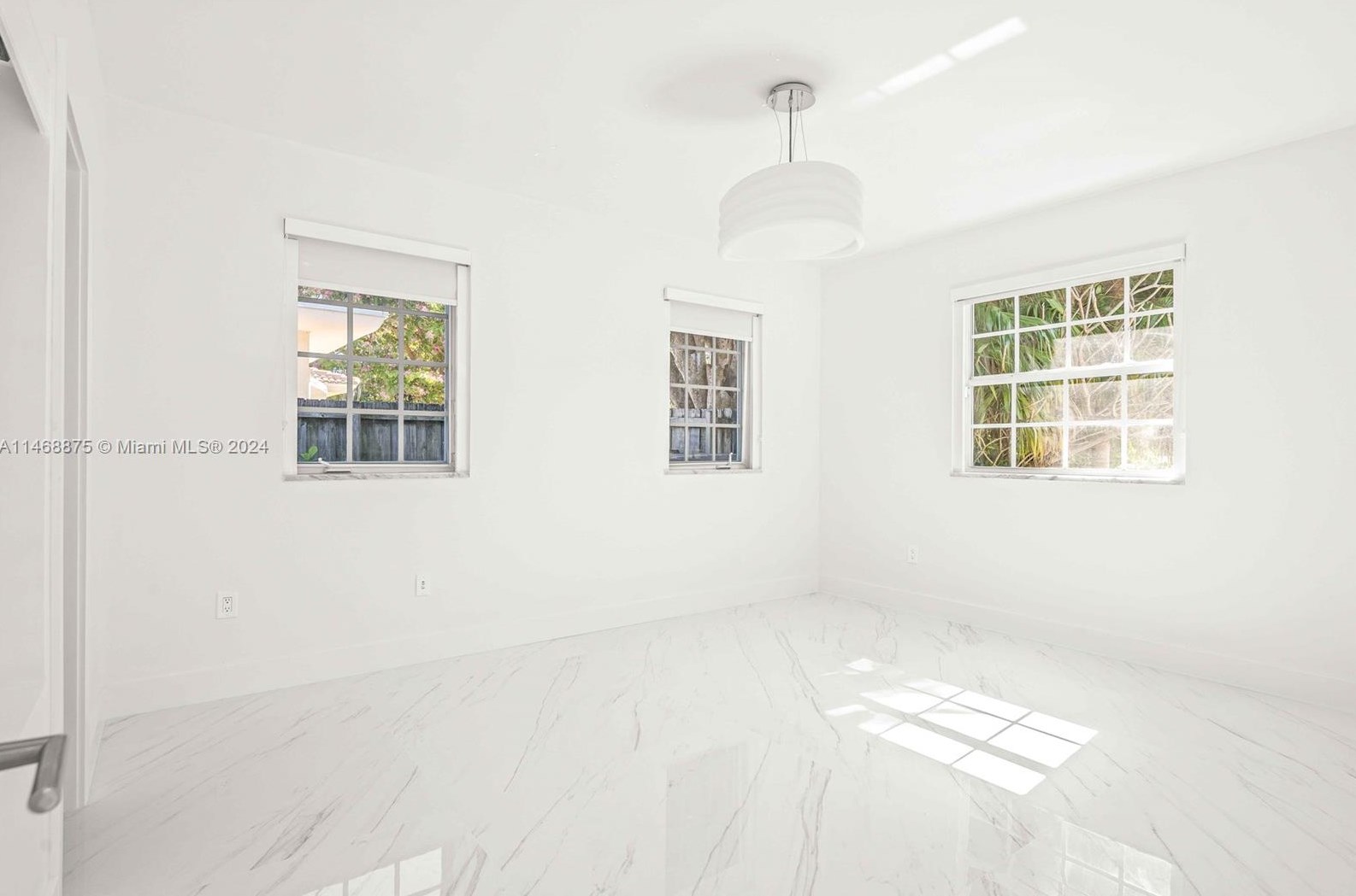 345 Fairway Dr, Miami FL exterior