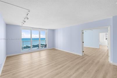 2301 Collins Ave #1038/1039 - Photo 1