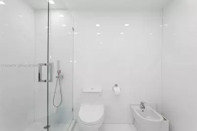 2301 Collins Ave #940, Miami Beach, FL 33139 - Photo 46