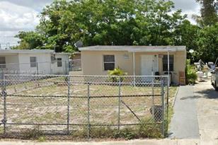 1817 NW 25th Ave, Fort Lauderdale, FL 33311 - Photo 8