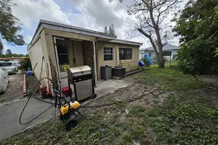 1817 NW 25th Ave, Fort Lauderdale, FL 33311 - Photo 18