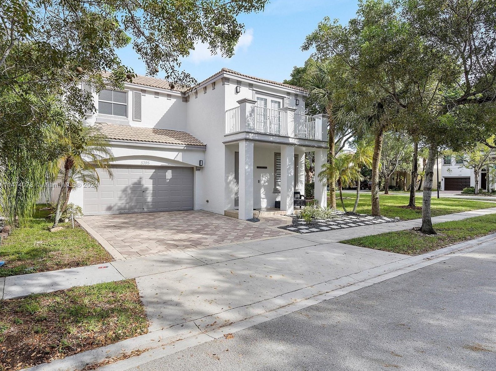 5395 Sw 155th Way, Hollywood, FL 33027