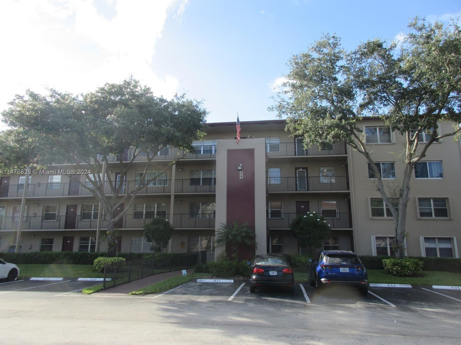 850 Sw 133rd Terrace #214b, Hollywood, FL 33027