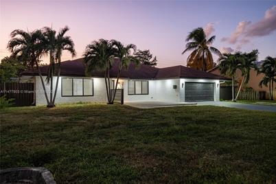 2101 NW 14th Ave - Photo 1