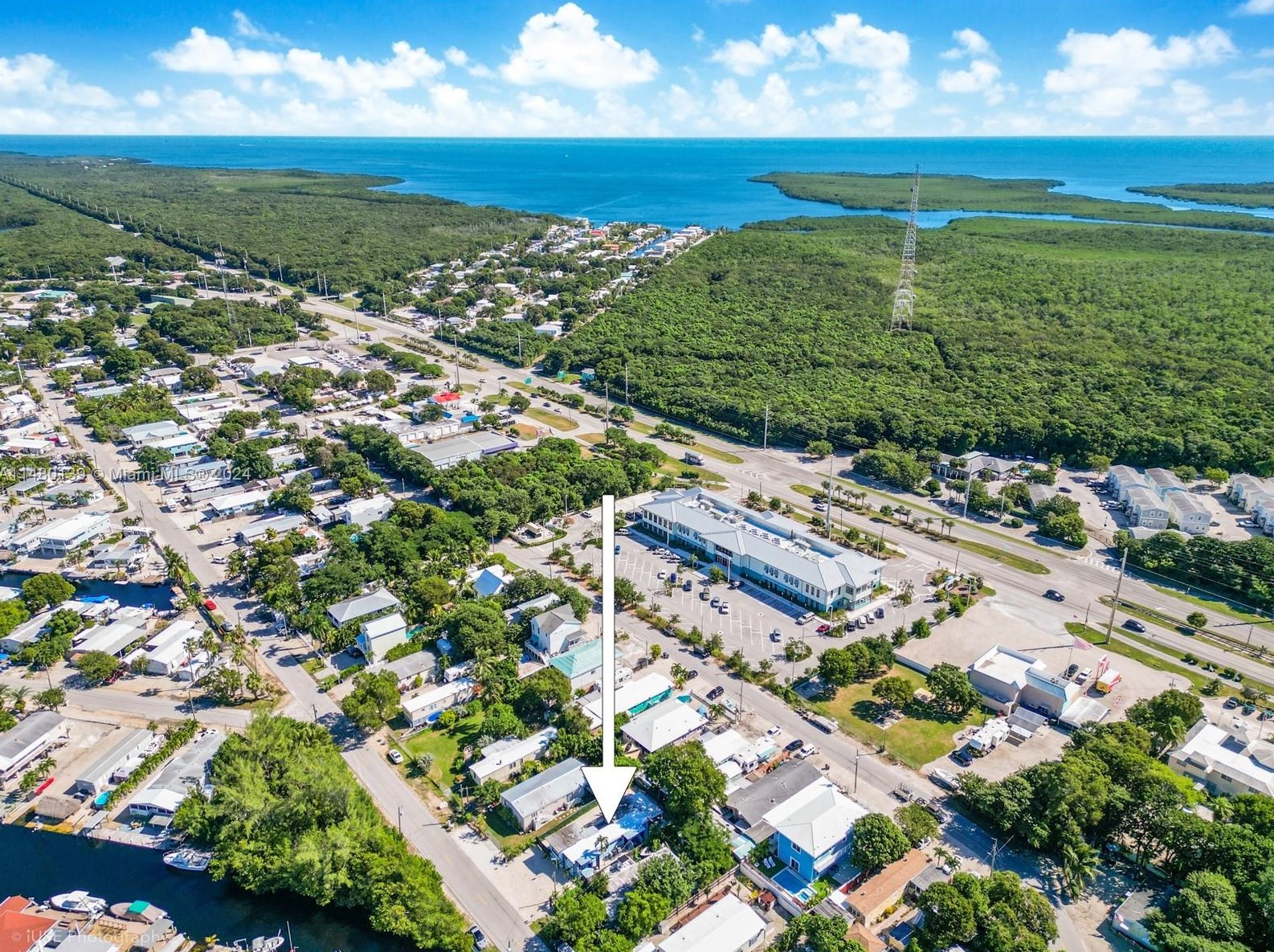 913 Plantation Rd, Key Largo, FL 33037-3026