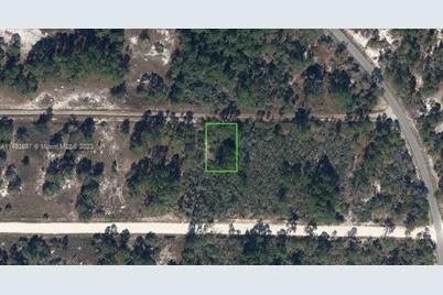 341 Moon River Ave, Lake Placid, FL 33852 - Photo 2