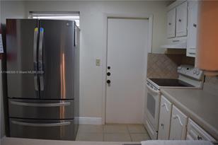 3940 NW 42nd Ave, Lauderdale Lakes, FL 33319 - Photo 22