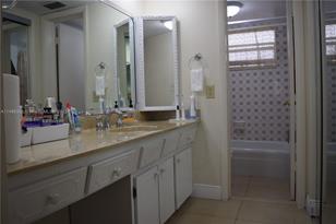 3940 NW 42nd Ave, Lauderdale Lakes, FL 33319 - Photo 16