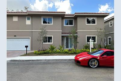 3562 Forest View Cir, Dania Beach, FL 33312 - Photo 2