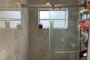 181 NE 14th Ave, Hallandale Beach, FL 33009 - Photo 6