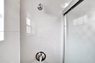 210 N 72nd Ave, Hollywood, FL 33024 - Photo 12
