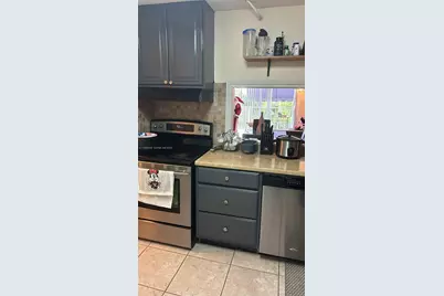 480 Executive Center Dr #4L, West Palm Beach, FL 33401 - Photo 16