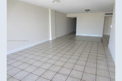 9341 Collins Ave #507 - Photo 1