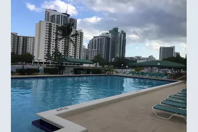 1000 Parkview Dr #511, Hallandale Beach, FL 33009 - Photo 14