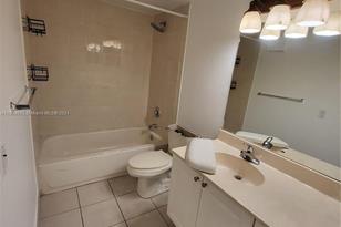 711 N Pine Island Rd, Plantation, FL 33324 - Photo 8