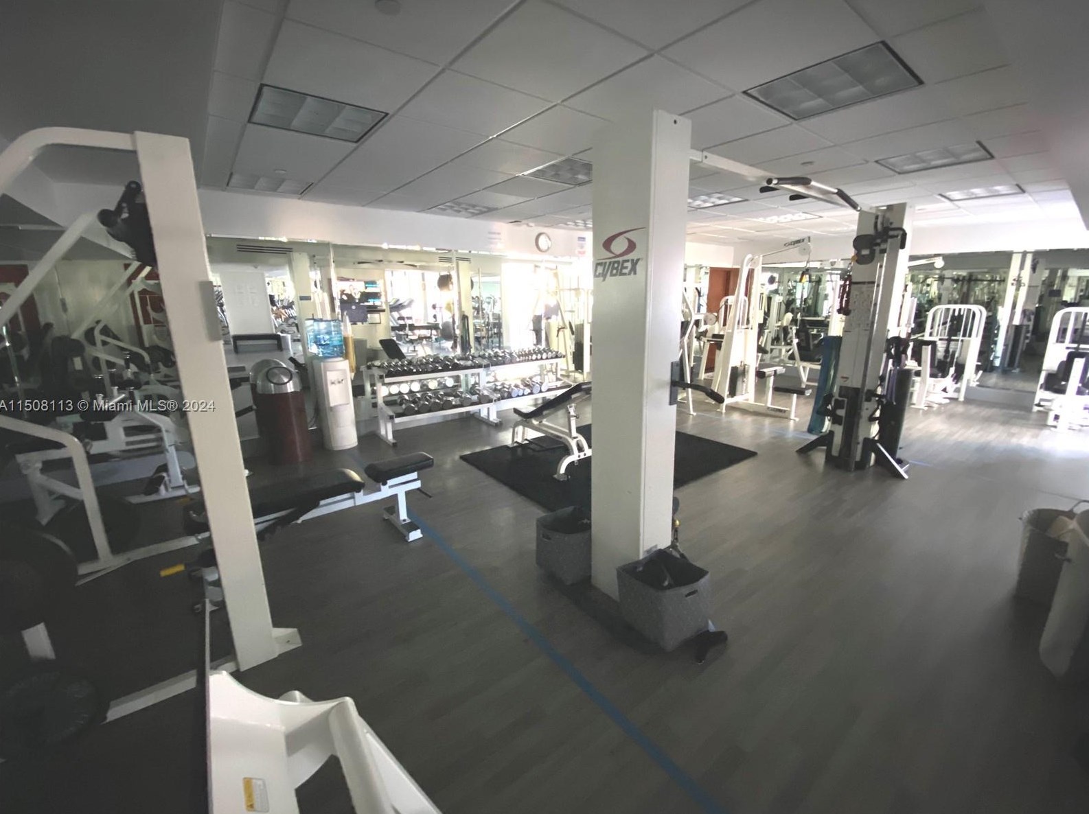 19707 Turnberry Way, Miami FL  33180-2797 exterior