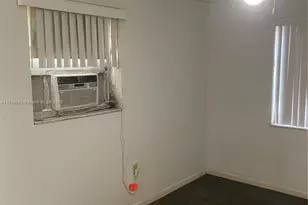 1256 NE 149th St, Miami, FL 33161 - Photo 12