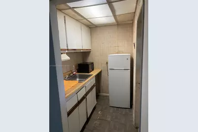 1256 NE 149th St, Miami, FL 33161 - Photo 14