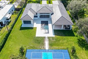 9795 SW 110th St - Photo 4