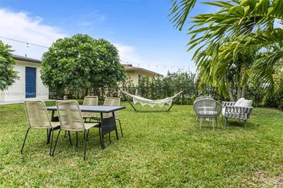 20075 SW 87th Pl #Left Side, Cutler Bay, FL 33189 - Photo 32