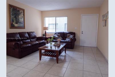 8760 SW 133rd Ave Rd #212 - Photo 1