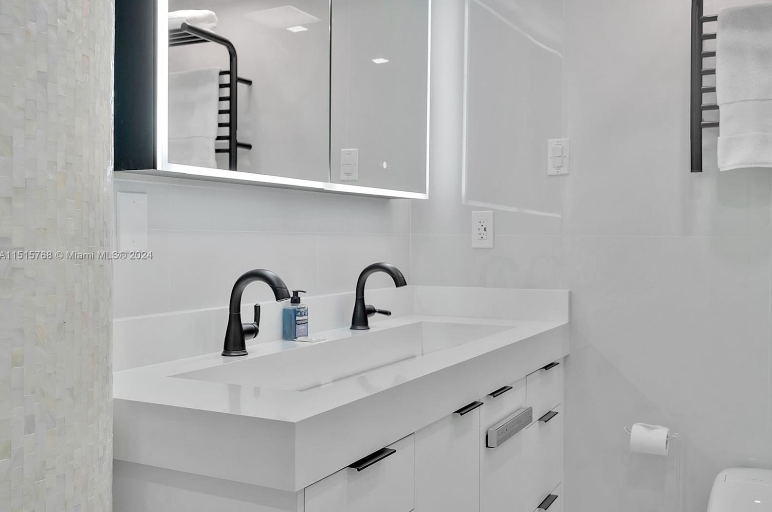 2501 Ocean Dr, Hollywood FL 33019-2699 exterior